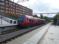De steile en lange trap naast een S-togstel in Ålholm.