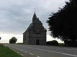 Kapel Notre-Dame de l'Arbrisseau of Notre-Dame del Pilar (monument)het ensemble van het gebouw en diens omgeving (site)