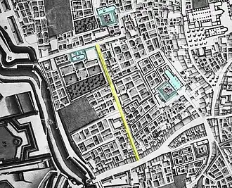 De Abtstraat, geel gemarkeerd op een kaart uit 1749.Lichtblauw: Klooster Calvariënberg, Kruisherenklooster en Tweede Minderbroedersklooster. Rechtsboven het Vrijthof