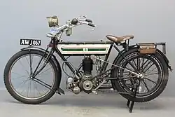 De Type C Deluxe Roadster met free engine hub en three speed hub.