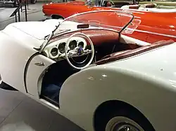 Kaiser Darrin, zijaanzicht met geopende schuifdeur