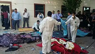 Forensisch experts doen onderzoek na de aanslag