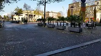Overzicht over het plein vanaf de zuidoosthoek (november 2019)