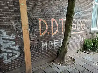 DDT666 met de boom ervoor (juli 2022)