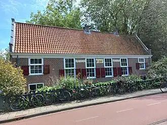 Ringdijk 58 in juni 2022 (huisnummer bij linker raam)