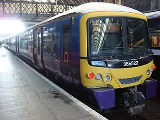 Een British Rail class 365 in Kings Cross