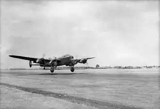 Een Lancaster stijgt op van RAF Waddington in augustus 1944