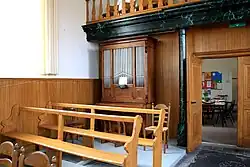 Interieur met orgel