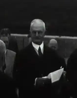 Fockema Andreae bij de onthulling van het monument voor oud-burgemeester De Monchy in 1936