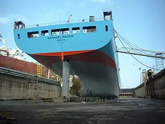 De Gosport Maersk in dok
