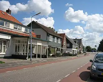 Huizen langs de Ringvaart in Aalsmeerderbrug