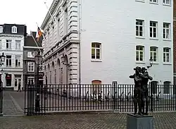 Entreegebouw en De Komedianten