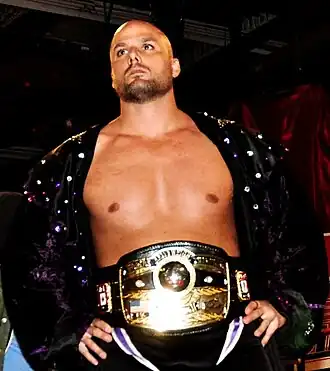 Pearce in 2012 als NWA World Heavyweight Champion