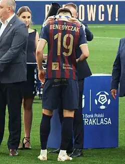 Benedyczak met Pogoń Szczecin in 2021 tijdens medaille uitreiking