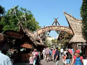 De ingang van Adventureland in het Disneyland Park in Anaheim