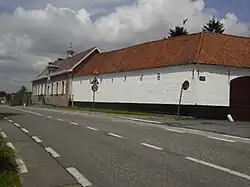 De oude afspanning de Posterij draagt het jaartal 1768