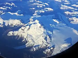 De vulkaan vanuit de lucht