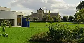 Espace Tartalin en de kerk Saint-Pierre