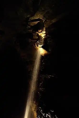 De waterval in de Aillwee Cave