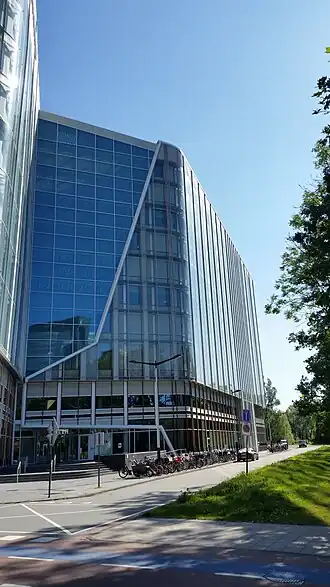 Chrtian Neefestraat, links AkzoNobel (mei 2019)