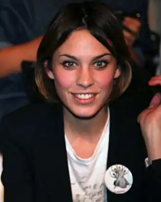 Alexa Chung op de London Fashion Week in 2009