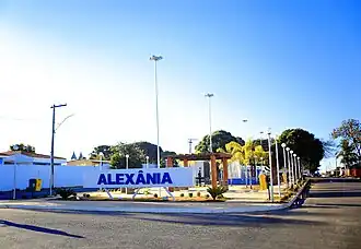 Het plein praça Delcides Machado Lima in Alexânia