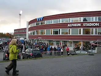 De voorzijde van het Alfheim stadion.