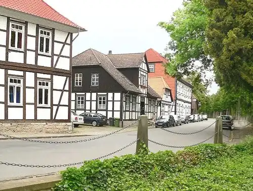 Straatje in Alt-Wolfsburg nabij het kasteel