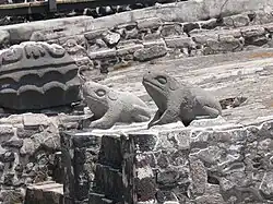 Templo Mayor in Mexico-Stad. Altaar van de padden (1470), een symbool voor water.