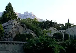 Aj-Petri gezien vanaf het Vorontsovpaleis in Aloepka.