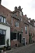 Secretarishuisje, in 2008 het 89e Delfts blauwe huisje van KLM (rijksmonument)