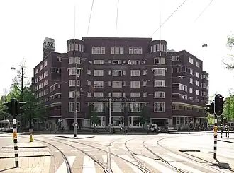 Roelof Hartplein met Het Nieuwe Huis