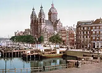 De Sint-Nicolaaskerk rond 1900 - Sint Nicolaas is de beschermheilige van Amsterdam