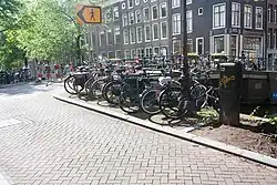 De betonnen Batavus Droogstoppelbrug (2012)