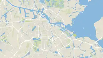 Kaart van Amsterdam (links/midden) en Almere (rechts), gescheiden door het IJmeer. De IJmeerverbinding zou bij het meest westelijke punt van Flevoland aan land komen.