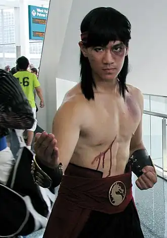 Cosplayer als Liu Kang tijdens Anime Expo 2014.