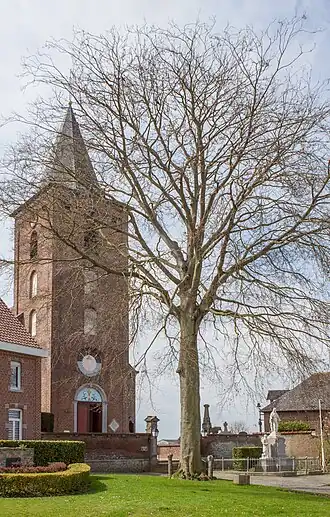 Sint-Amanduskerk en kerkhof