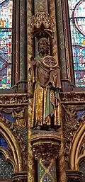 Apostelbeeld met het apostelkruis in de Sainte-Chapelle in Parijs