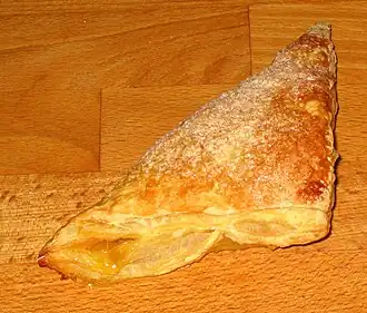 Appelflap van bladerdeeg