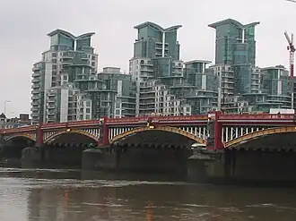 Vauxhall Bridge vanuit de noordelijke oever gezien