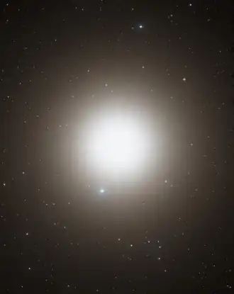 Opname van Arcturus in het optische spectrum, deel van de Digitized Sky Survey 2.