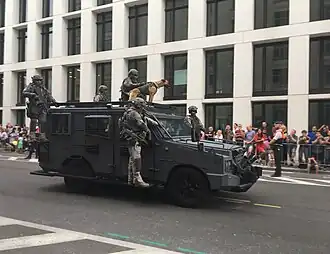 Ares-pantservoertuig van de DSU op het nationaal defilé in Brussel van 21 juli 2018. Het voertuig is vernoemd naar de Griekse oorlogsgod Ares.