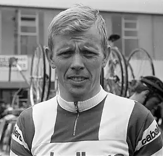 Arie den Hartog bij de start van de Amstel Gold Race, 25 april 1970