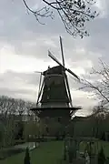 De molen gezien vanuit het noordoosten