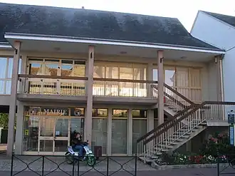 Gemeentehuis te Arrou