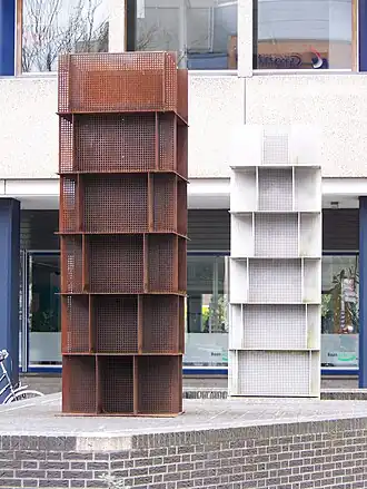 'Two columns, six parts', Stationsstraat te Assen (1990)