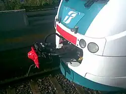 Particolare del gancio automatico integrato tipo Scharfenberg