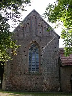 Vrouwensticht Börstel. Stichtskerk, zuidzijde (1)