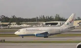 Een Boeing 737 van Bahamasair op luchthaven Fort Lauderdale