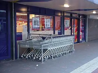 Buitenaanzicht Basismarkt-filiaal in 2001